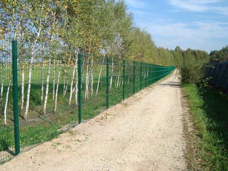 Сетчатый забор DoorHan в Сургуте с установкой