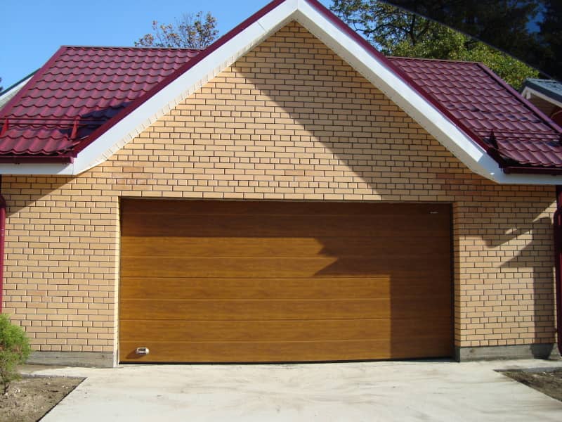 Секционные ворота DoorHan в Сургуте с установкой